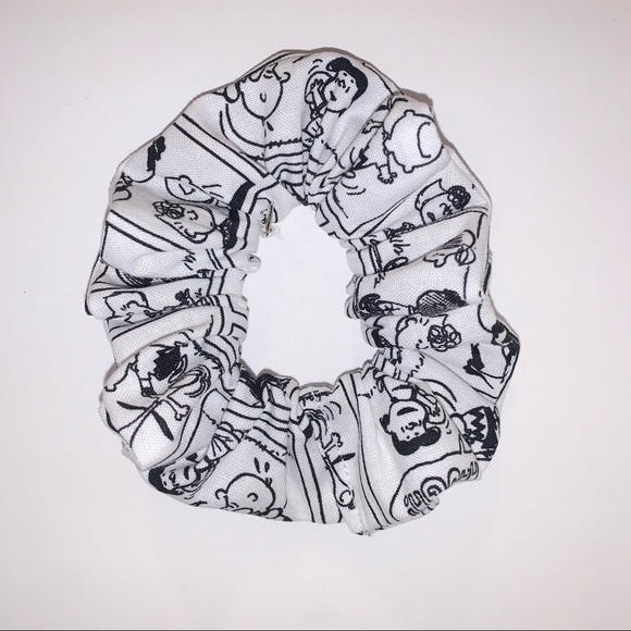 Peanuts Accessories - 3/$15 Peanuts comic strip hair scrunchie new